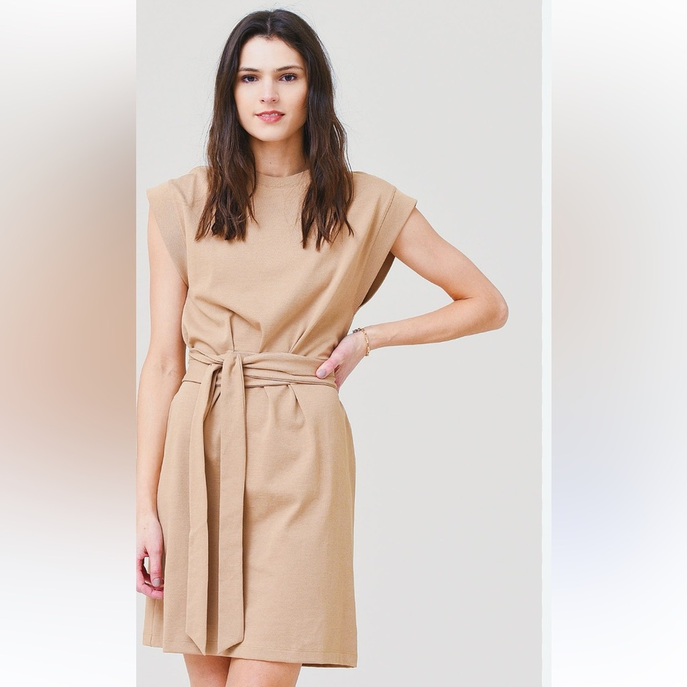 Vince Short Sleeve Tie Waist Dress in Camel